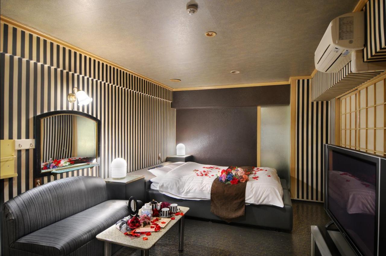 Hôtel Namba Alpha (Adults Only) à Ōsaka Extérieur photo