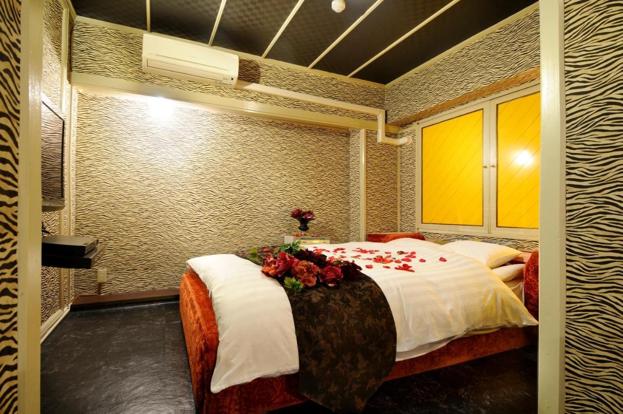 Hôtel Namba Alpha (Adults Only) à Ōsaka Extérieur photo